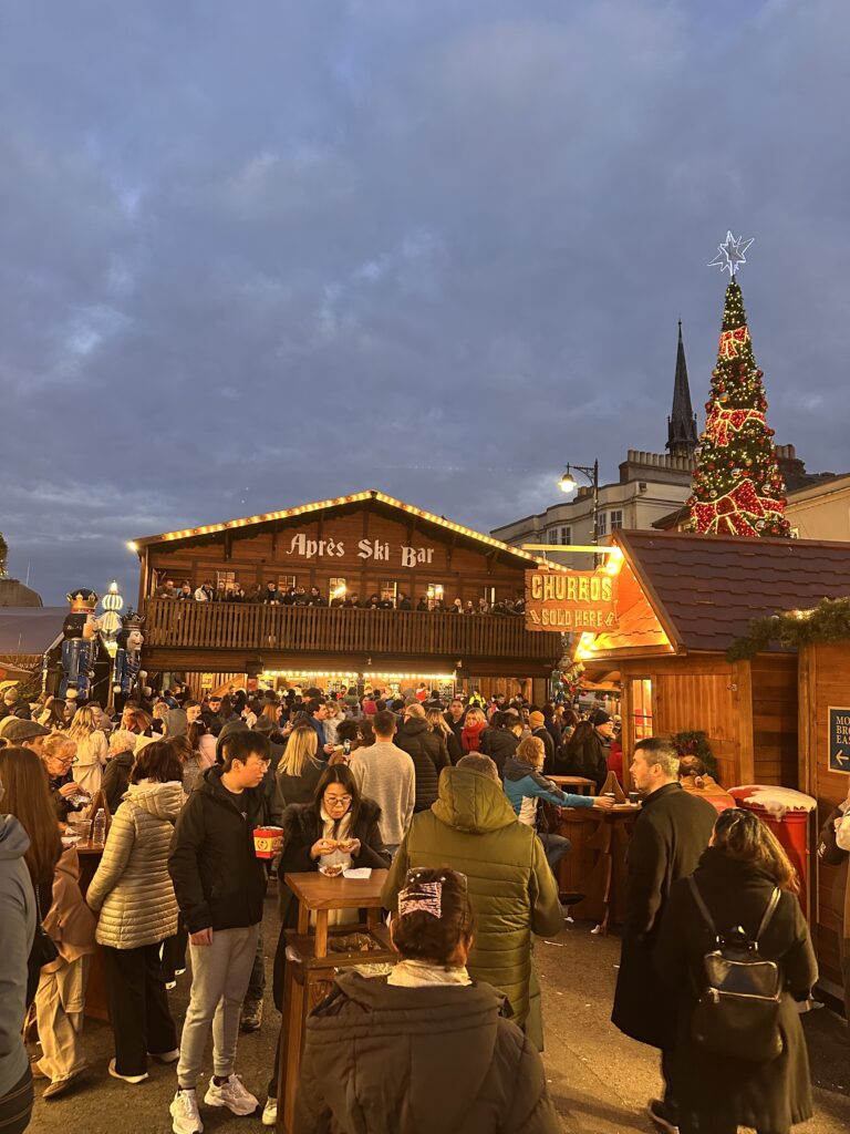The Après Ski Bar glowing under the festive lights – your evening plans, sorted.